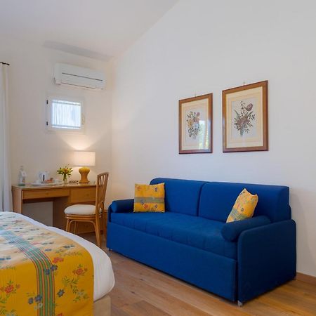 Hotel Villa Ottone Портоферрайо Экстерьер фото