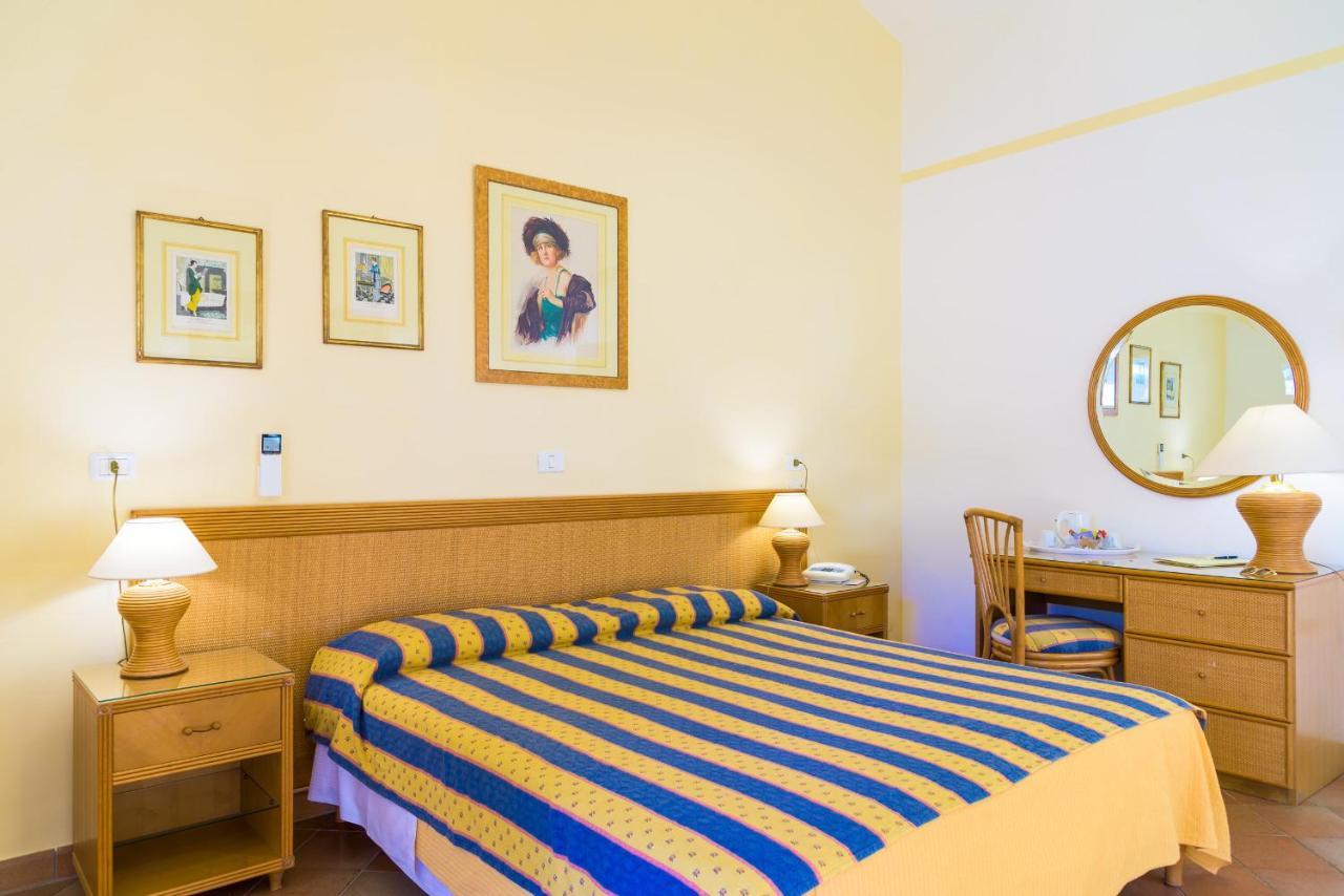 Hotel Villa Ottone Портоферрайо Экстерьер фото
