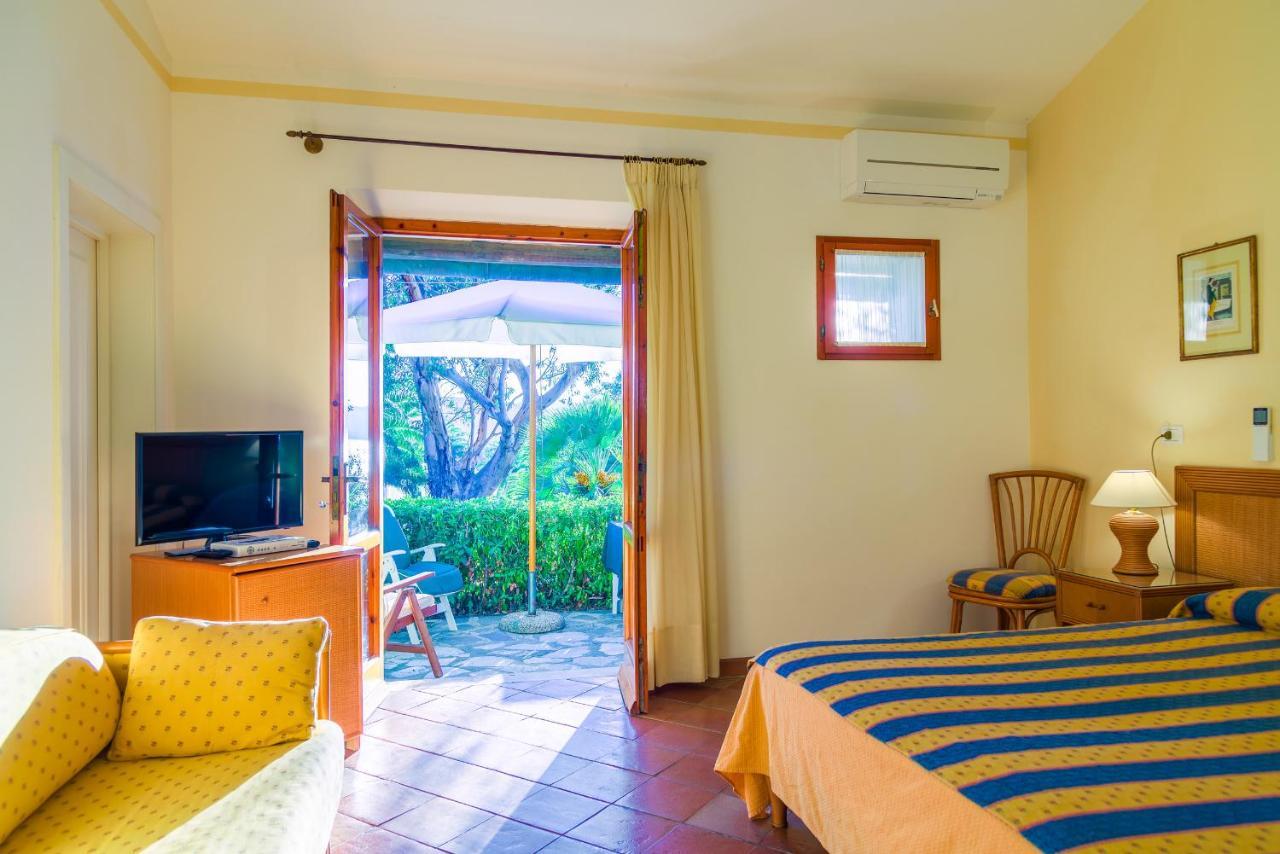 Hotel Villa Ottone Портоферрайо Экстерьер фото