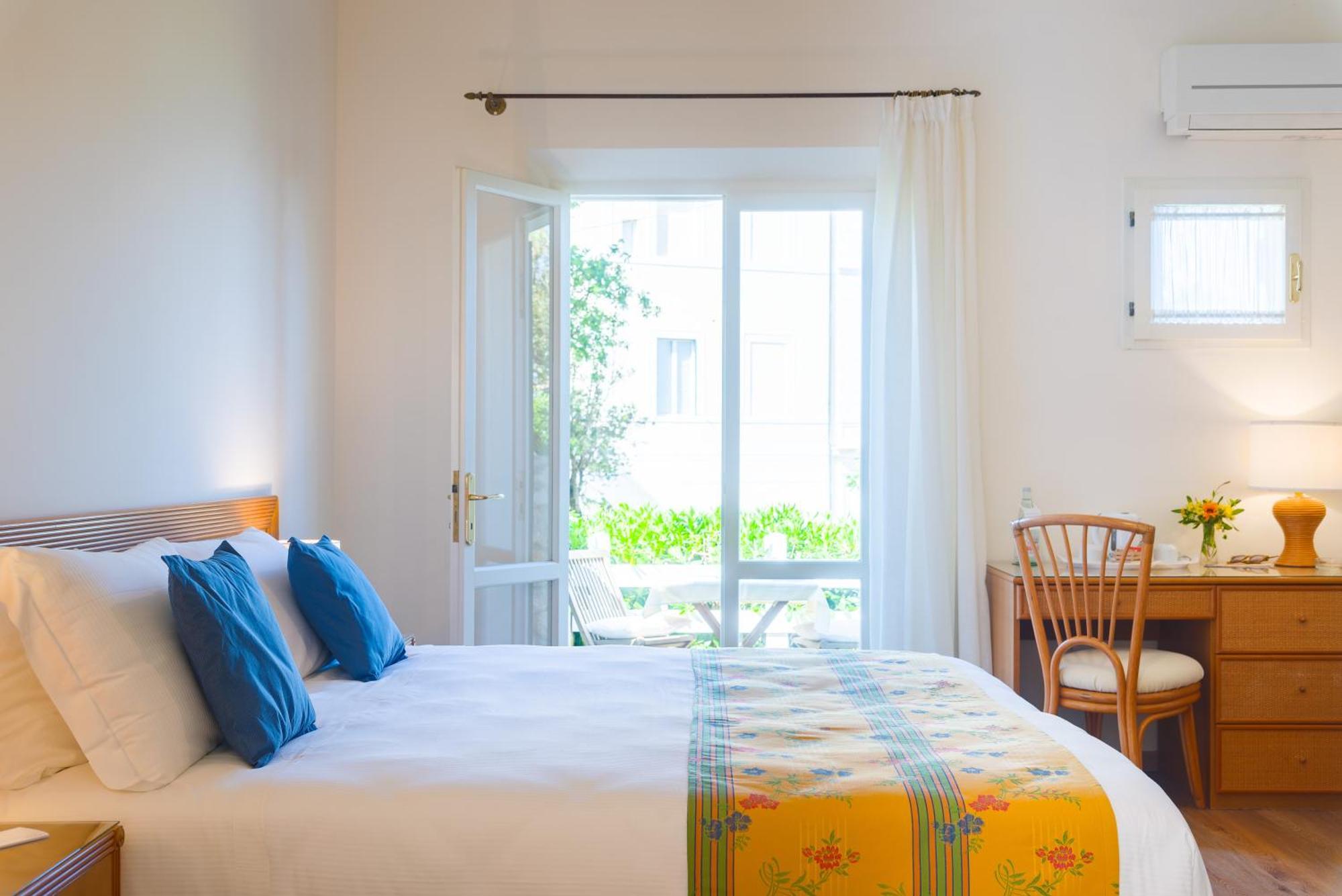 Hotel Villa Ottone Портоферрайо Экстерьер фото