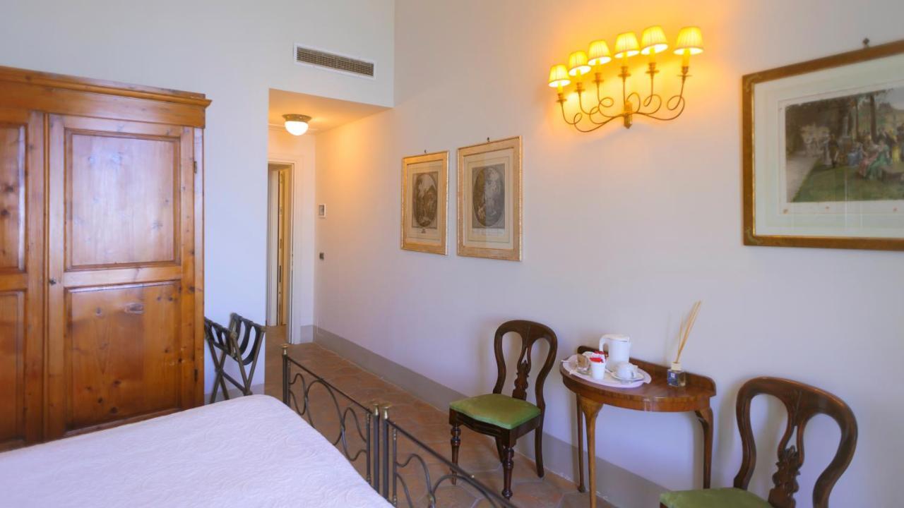 Hotel Villa Ottone Портоферрайо Экстерьер фото