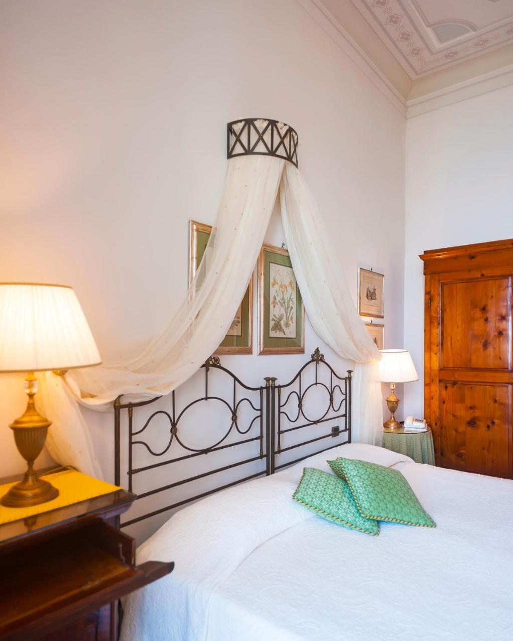 Hotel Villa Ottone Портоферрайо Экстерьер фото